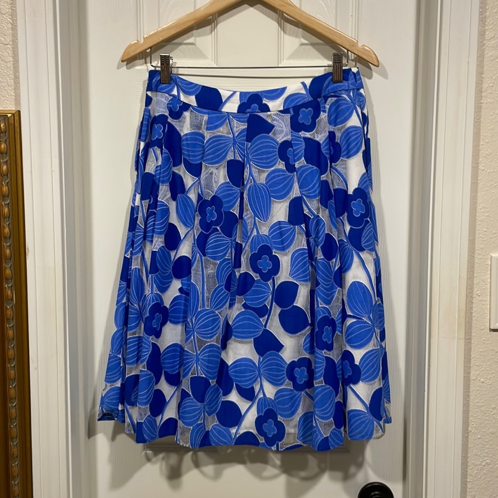 Talbots skirt with pockets in size 6